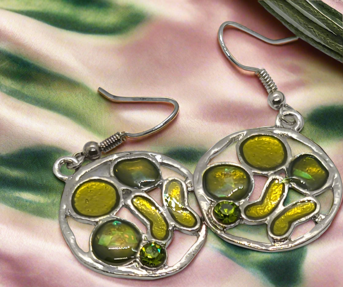 Pendentif en émail et strass avec boucles assorties vertes détail boucles