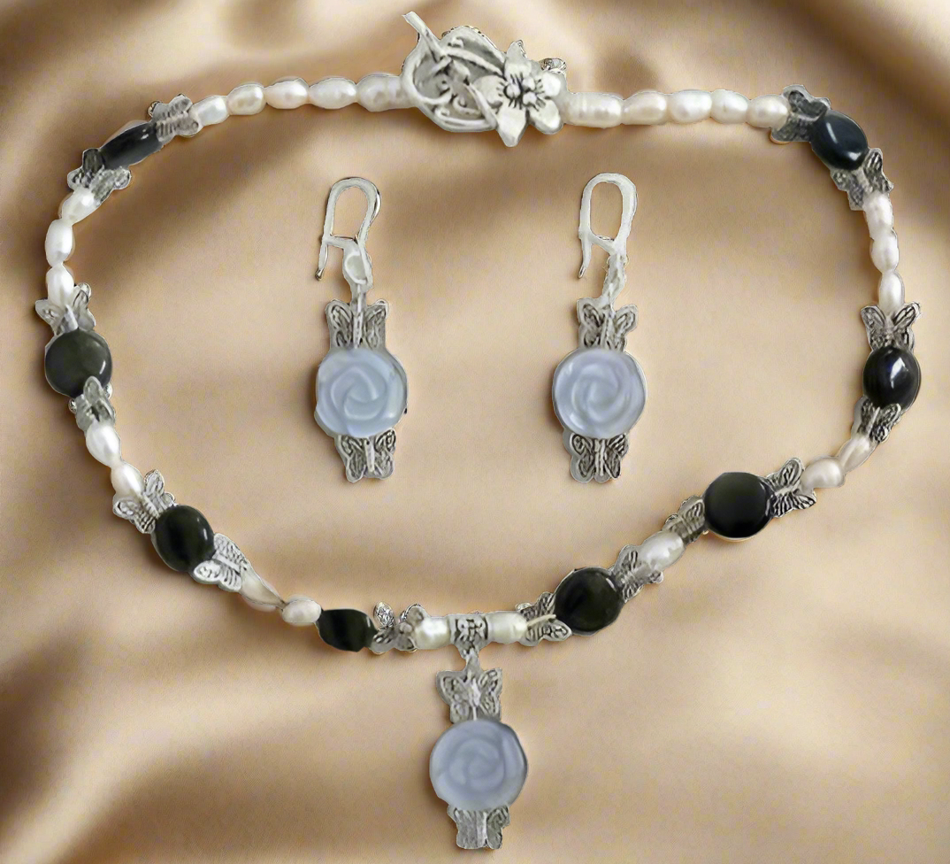parure obsidienne et fleurs oeil de chat avec perles rivière(Bleu)