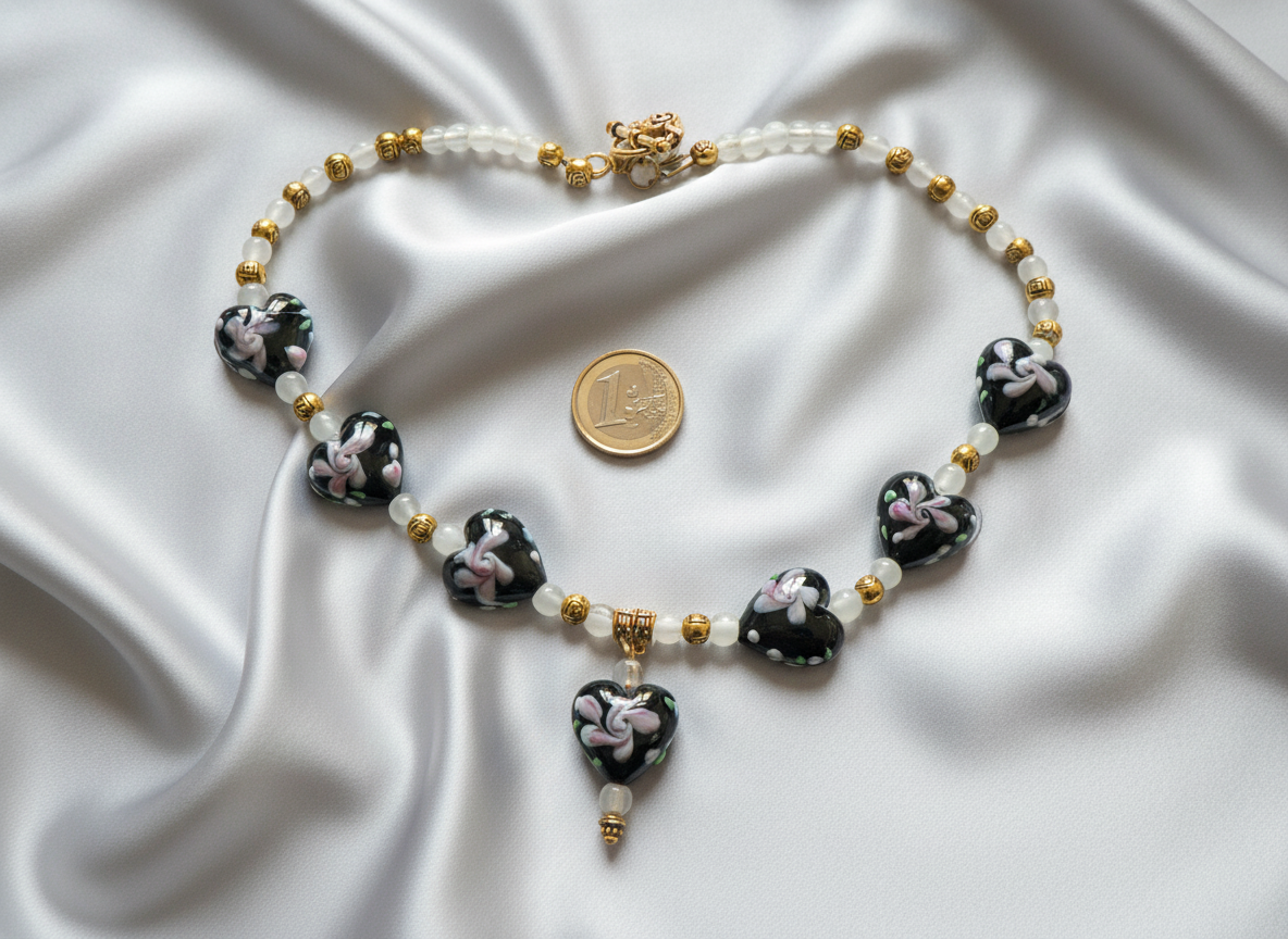 parure en perles de verre et coeurs en verre noir et rose décorés à la main NACRELUNE parure