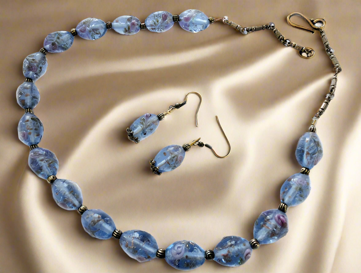 parure en verre bleu