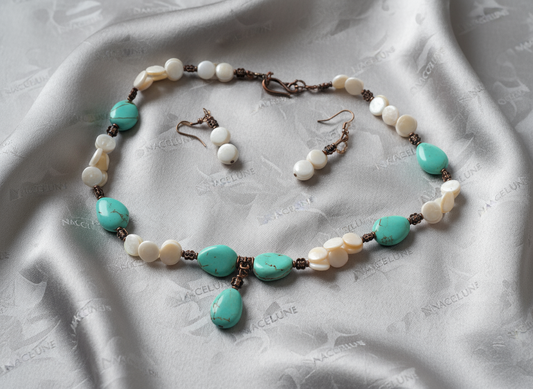 parure en perles pastilles de nacre et perles en turquoise NACRELUNE parure