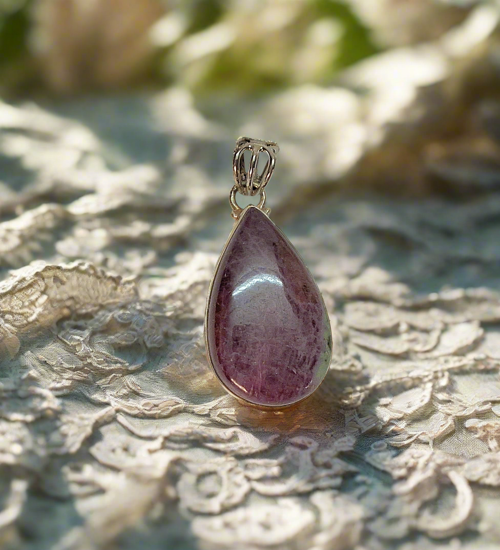 Pendentif en argent 925 avec rubis zoisite poli NACRELUNE collier