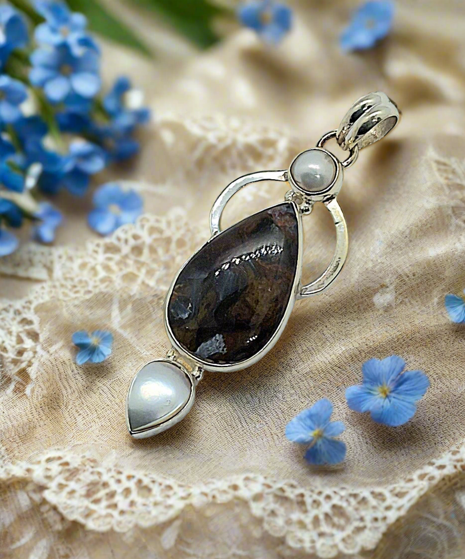 Pendentif en argent véritable avec perle fine et pierre brute polie
