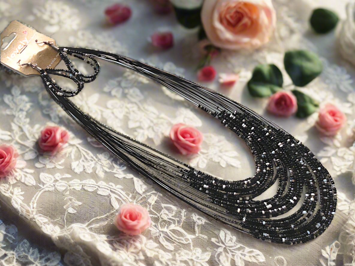 Parure en perles de rocaille, noir