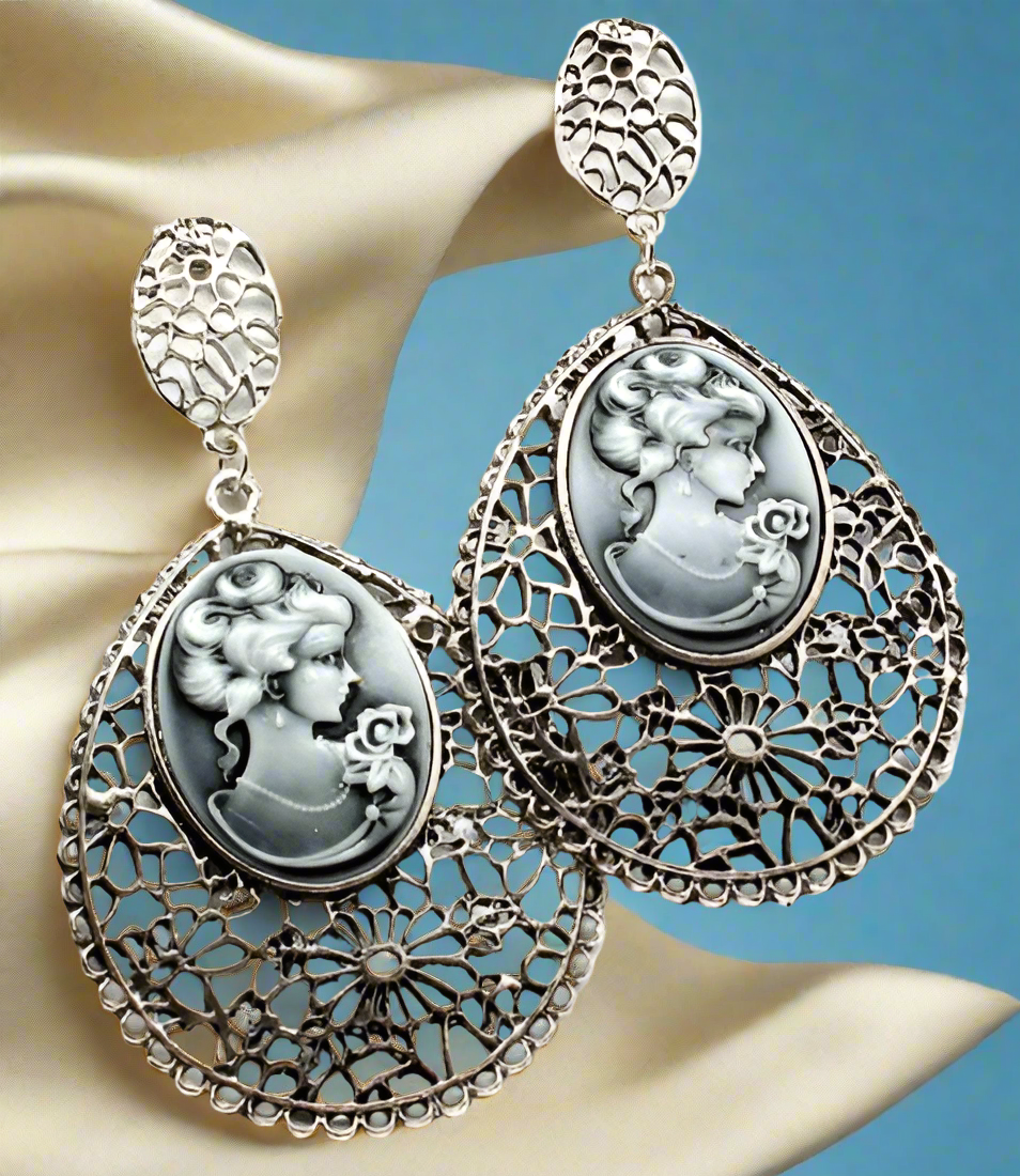Grandes boucles d'oreille en forme de camée bleu fantaisie