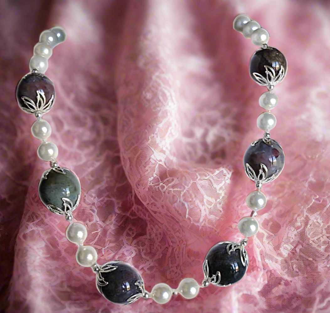 Collier en perles de nacre et grandes agates indiennes
