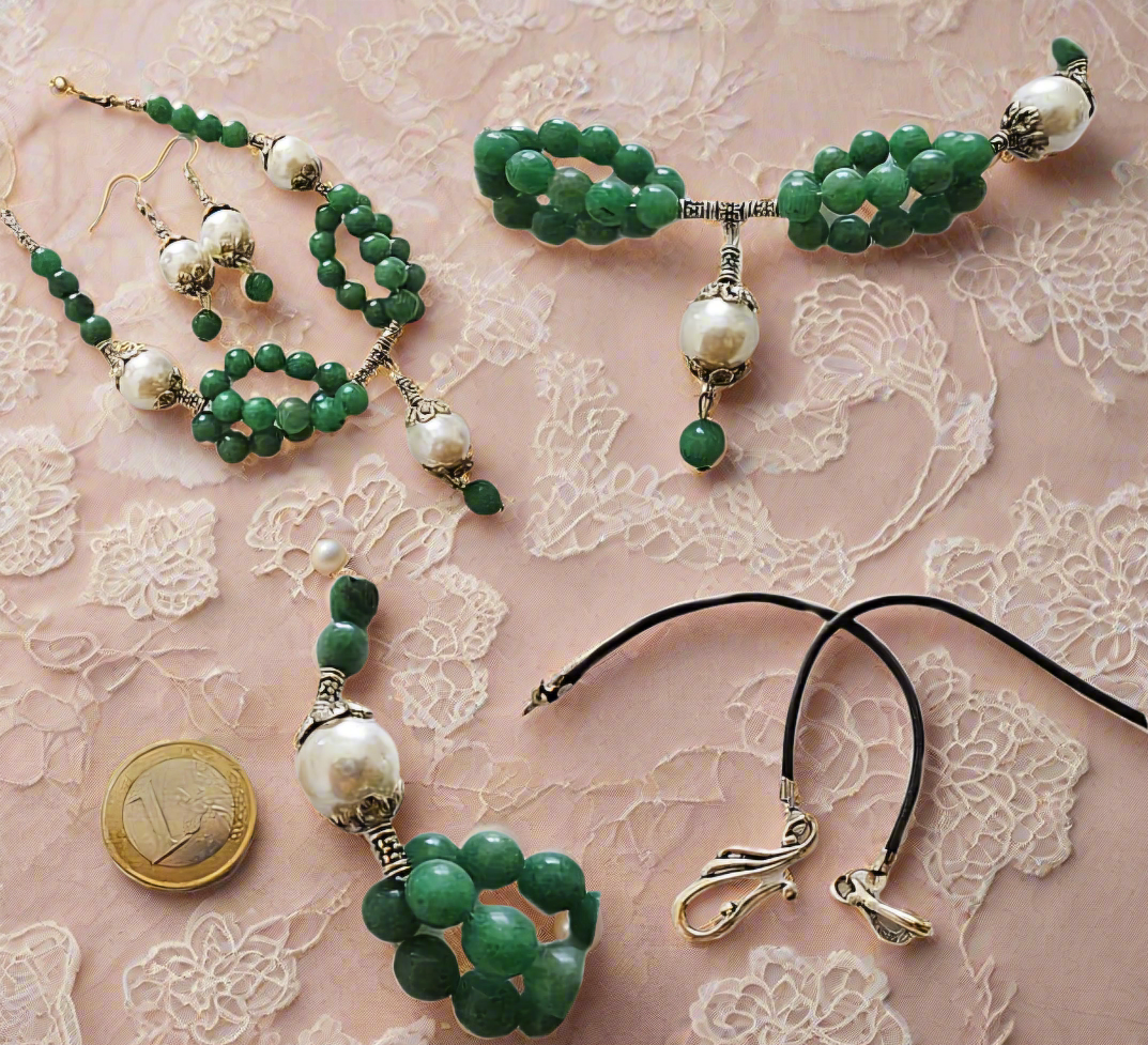 Parure perles de nacre et jade vert