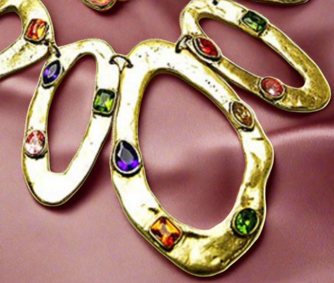 Parure en métal martelé doré et zirconias multicolores