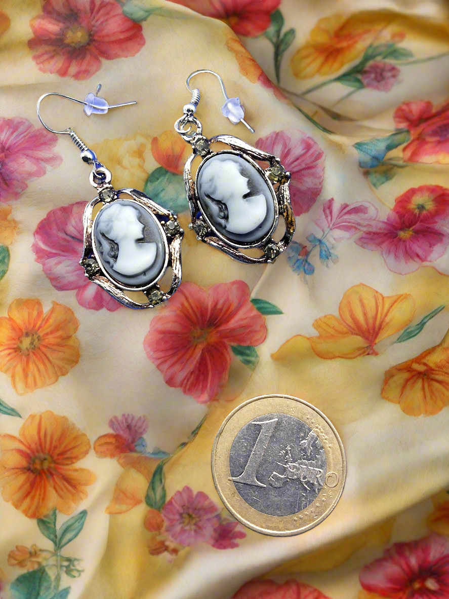Boucles fantaisie camée bleu strass gris