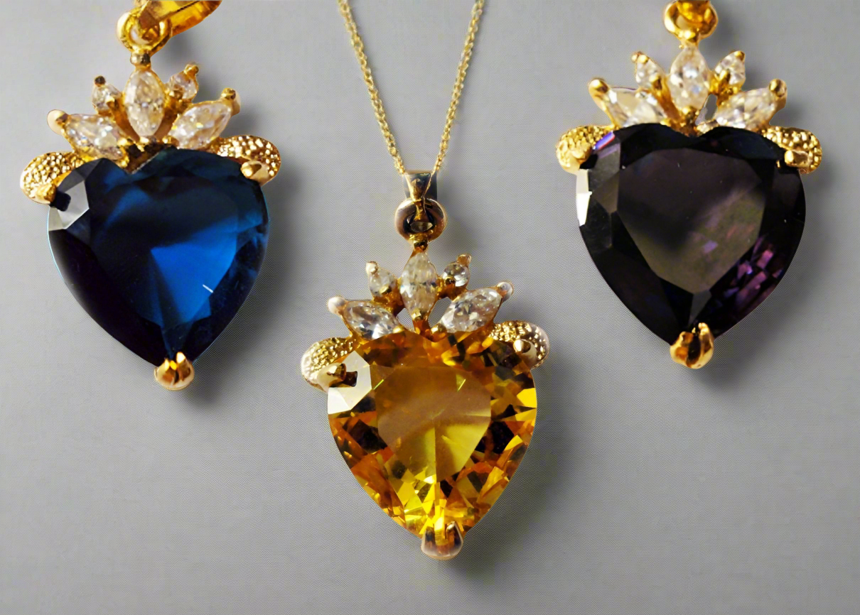 Pendentif en zirconia imitation en forme de coeur: choisissez votre couleur