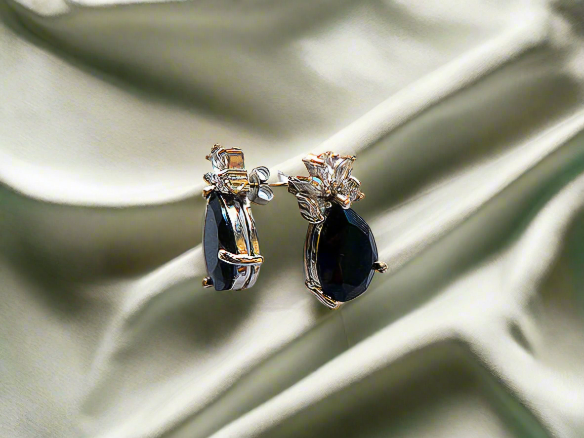 parure en zirconia imitation saphir ddétail boucles