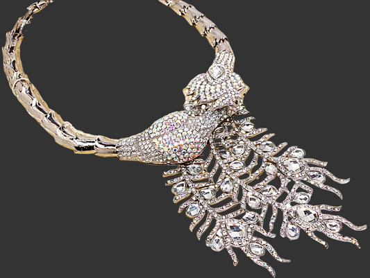 🎃Collier strass couleur aurore boréale représentant un paon monté sur métal argenté NACRELUNE collier