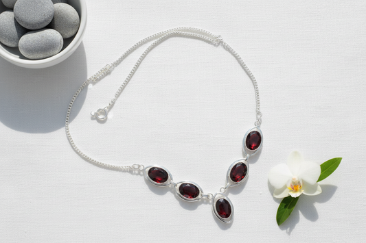 Collier en argent et grenats taillés NACRELUNE collier