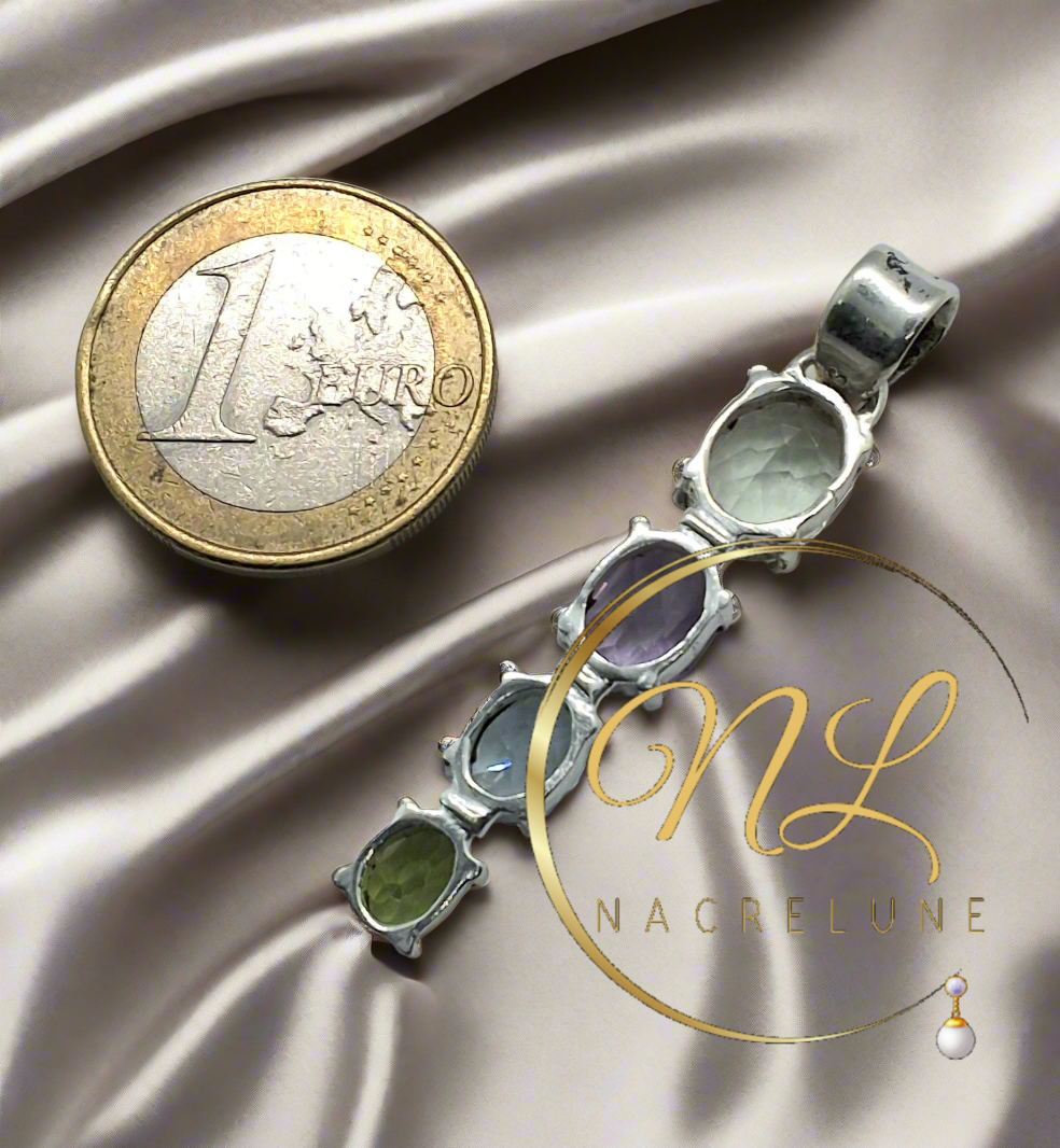 pendentif en argent véritable mettant en valeur des pierres semi-précieuses taillées: éclats verdoyants de péridot, nuances brillantes d'améthyste, éblouissante topaze bleue et quartz vert apaisant