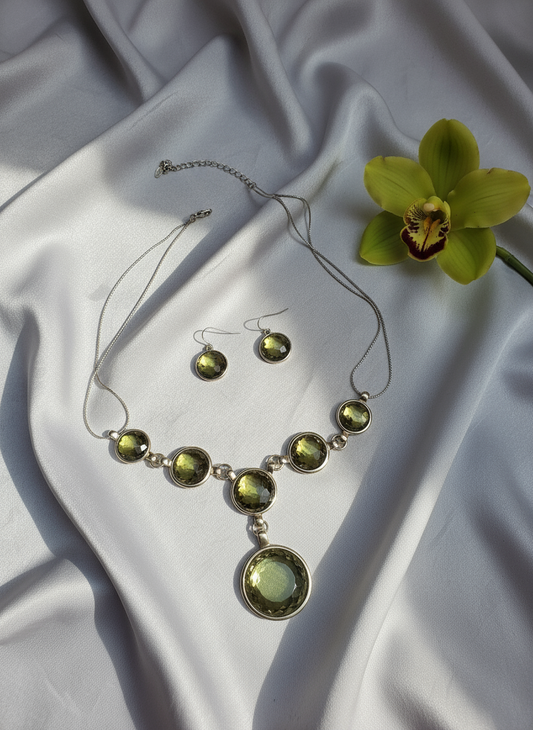 Parure en gros strass colorés : choisir le modèle Vert NACRELUNE parure