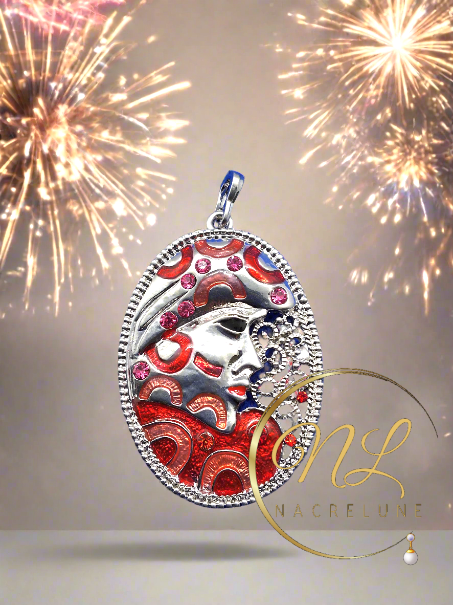 Pendentif en forme de masque rouge