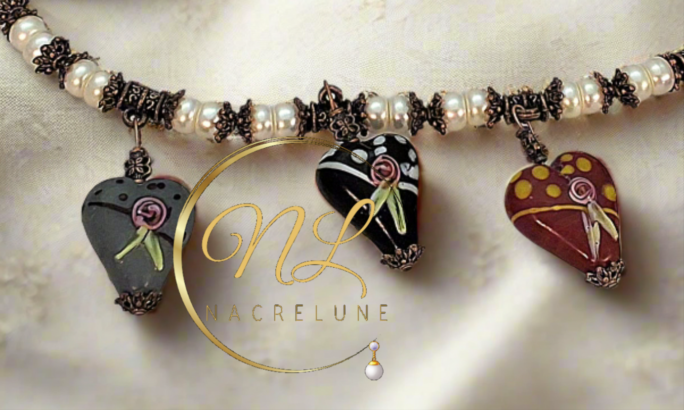 Parure en perles et coeurs en verre décoré NACRELUNE parure