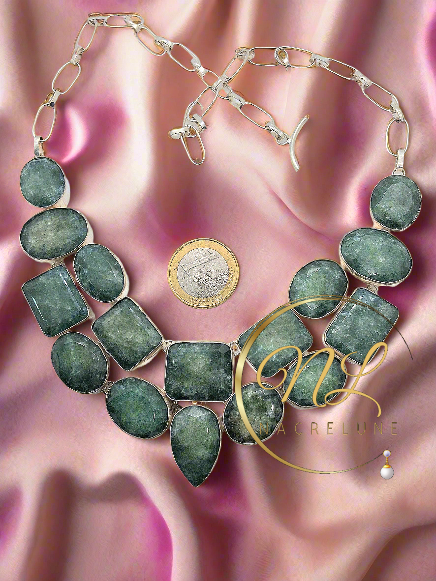 Collier en argent avec emeraudes naturelles