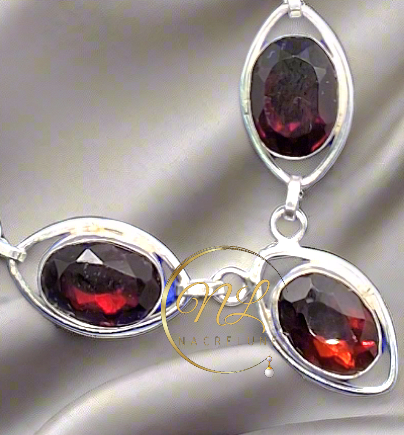 Collier en argent et grenats taillés NACRELUNE collier