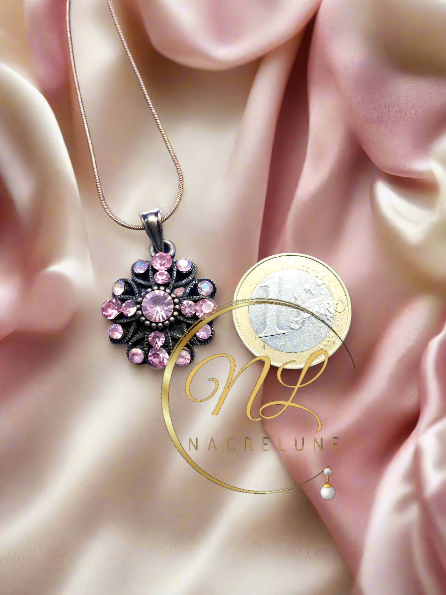 Pendentif en strass rose
