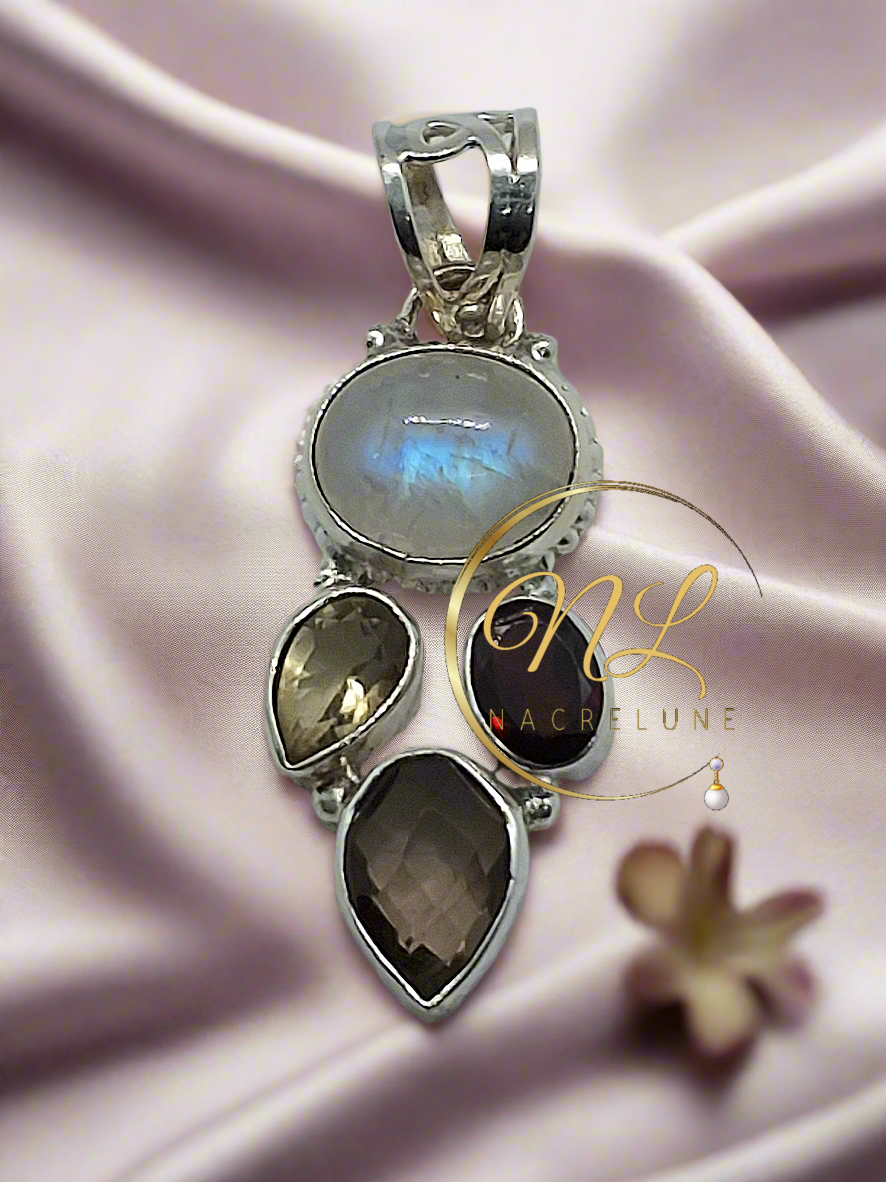 Pendentif Argent et Pierres Semi-Précieuses, conçu avec de l'argent véritable et des pierres précieuses comme le grenat, la pierre de lune, le quartz fumé et la citrine.