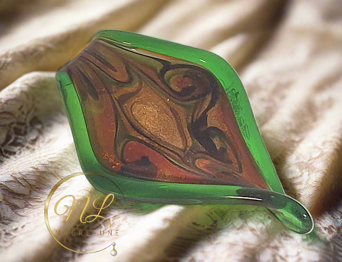 Pendentif en verre artistique en forme de feuille
