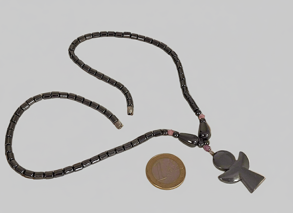 Collier en hématites avec ange gardien NACRELUNE collier