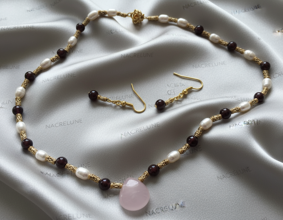 Parure petits rubis polis véritables avec perles de culture et quartz rose sculpté NACRELUNE parure