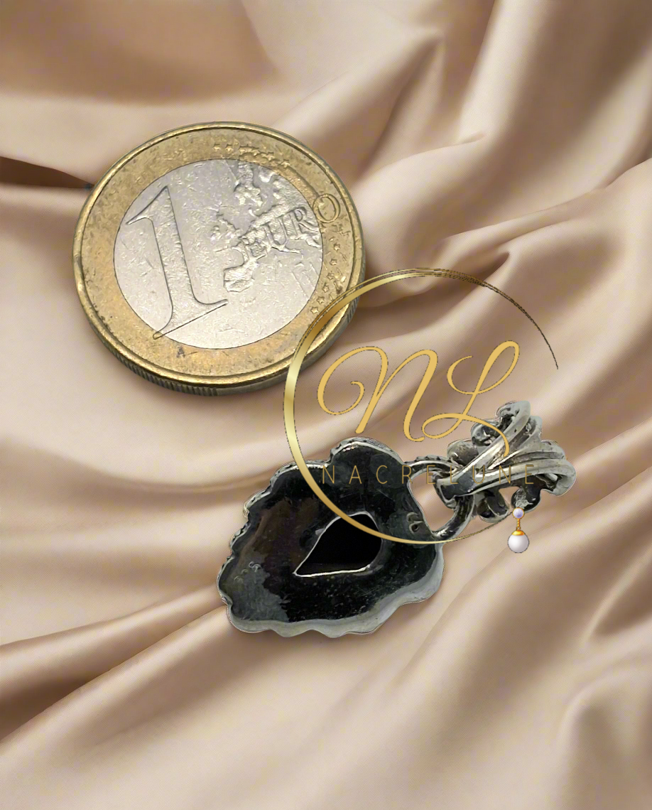 petit pendentif en argent véritable, orné d'un oeil de tigre poli aux nuances de bleu