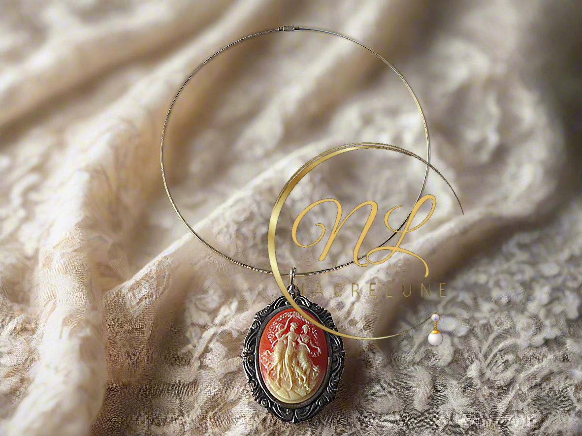 Grand pendentif camée orange représentant 3 grâces