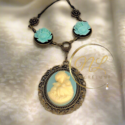 Collier avec roses et camée en résine : choisissez votre couleur Bleu turquoise NACRELUNE collier