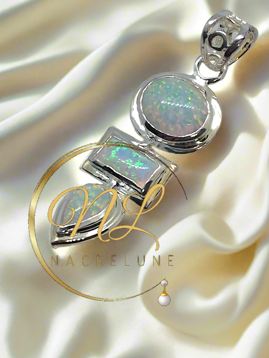Pendentif en argent avec opale de synthèse