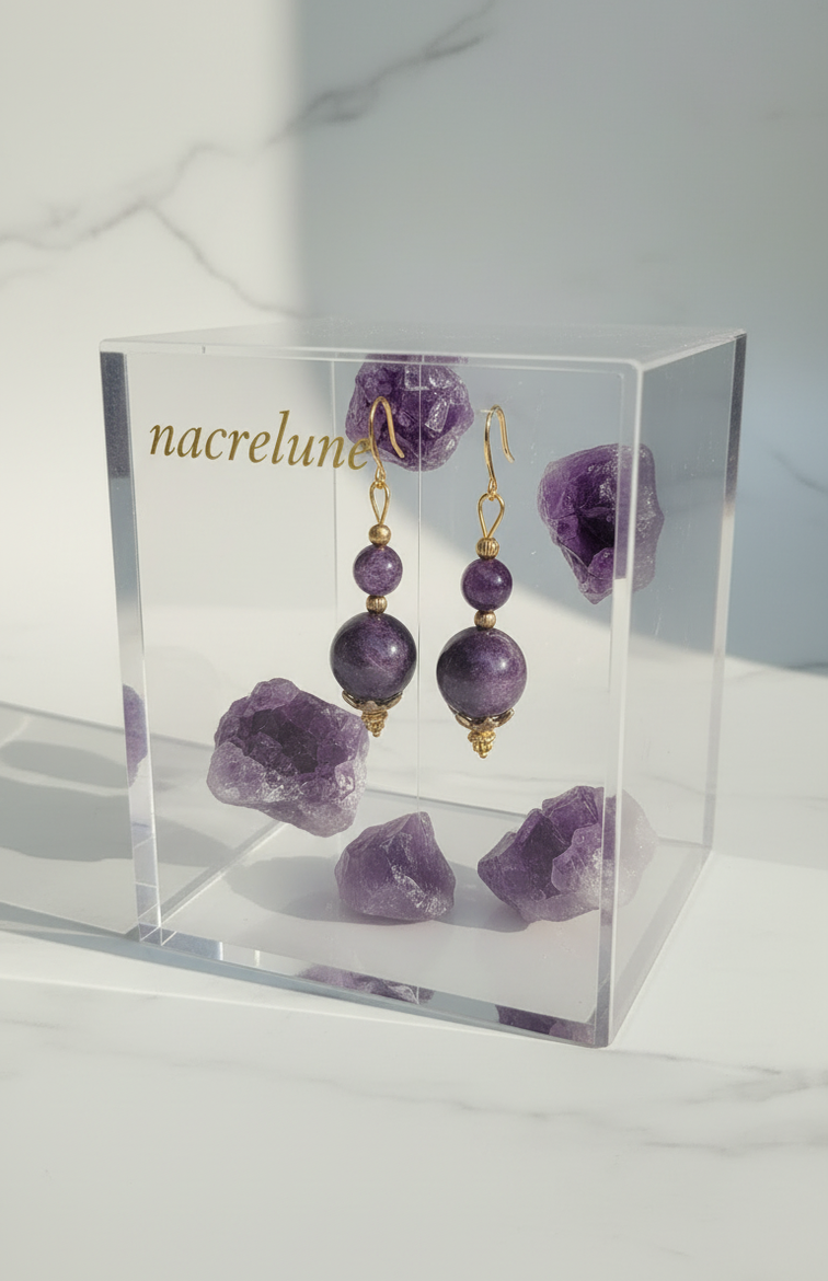 Boucles d'oreille en Améthyste – Monture Dorée & Intuition | NACRELUNE