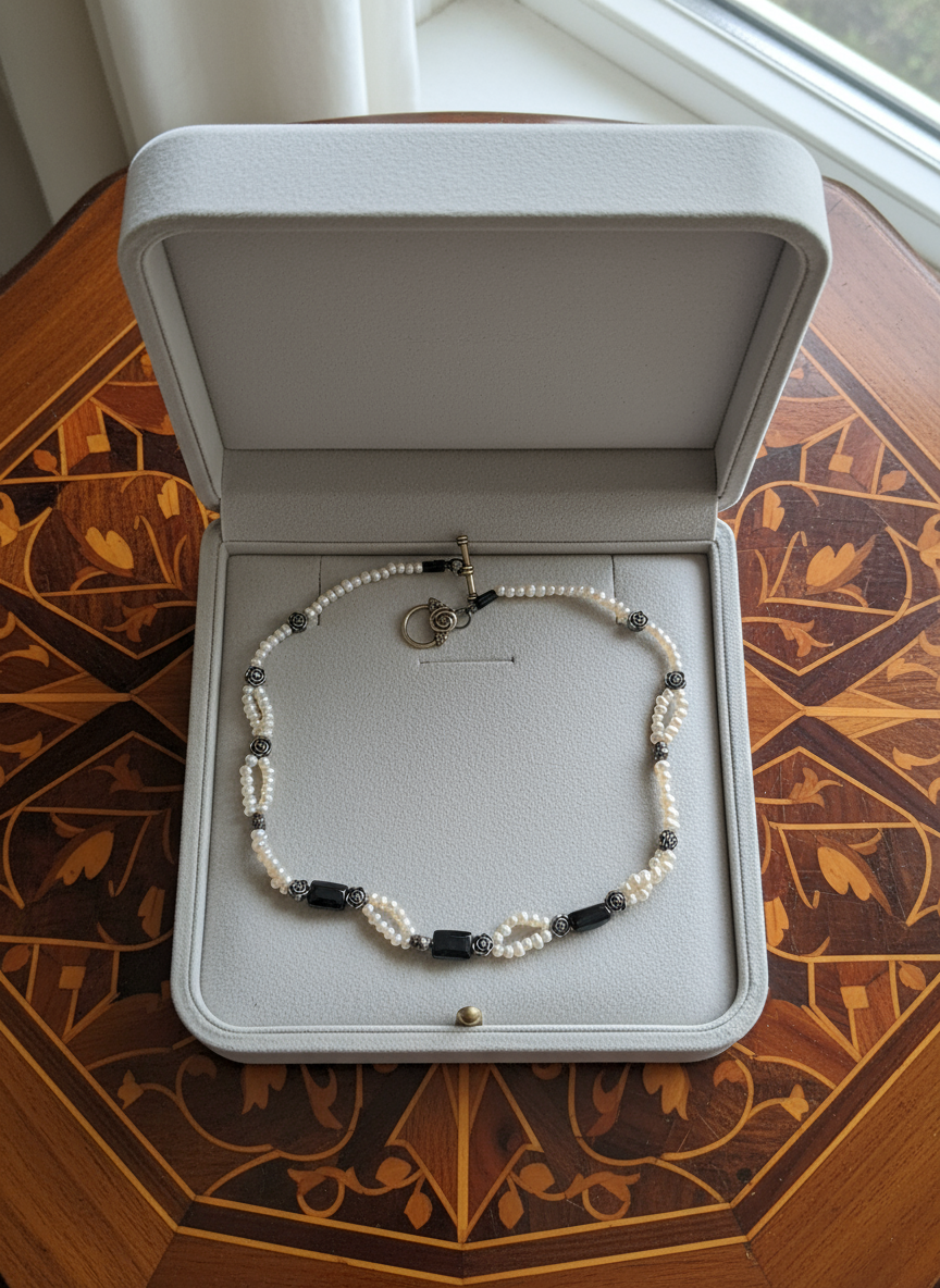 Collier perles fines et obsidiennes dorées nacrelune.com collier