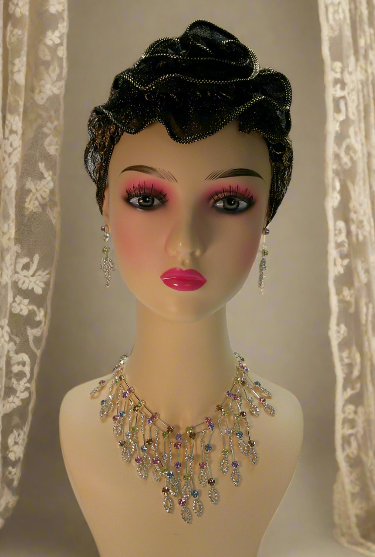 Parure en strass multicolores