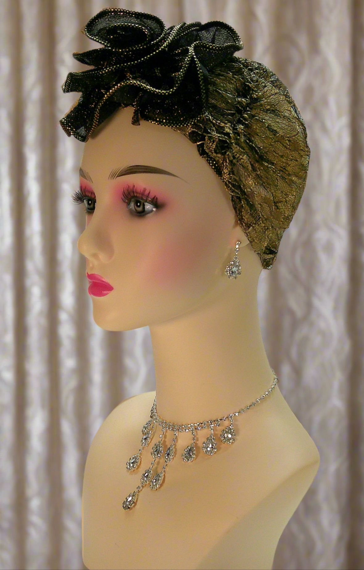 Parure en strass avec pendeloques