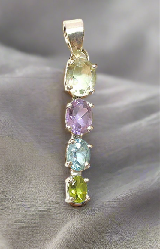 Pendentif argent et pierres semi précieuses taillées