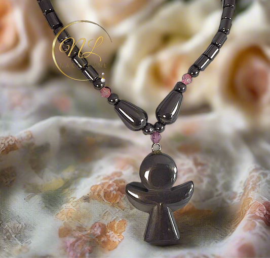 Collier en hématites avec ange gardien