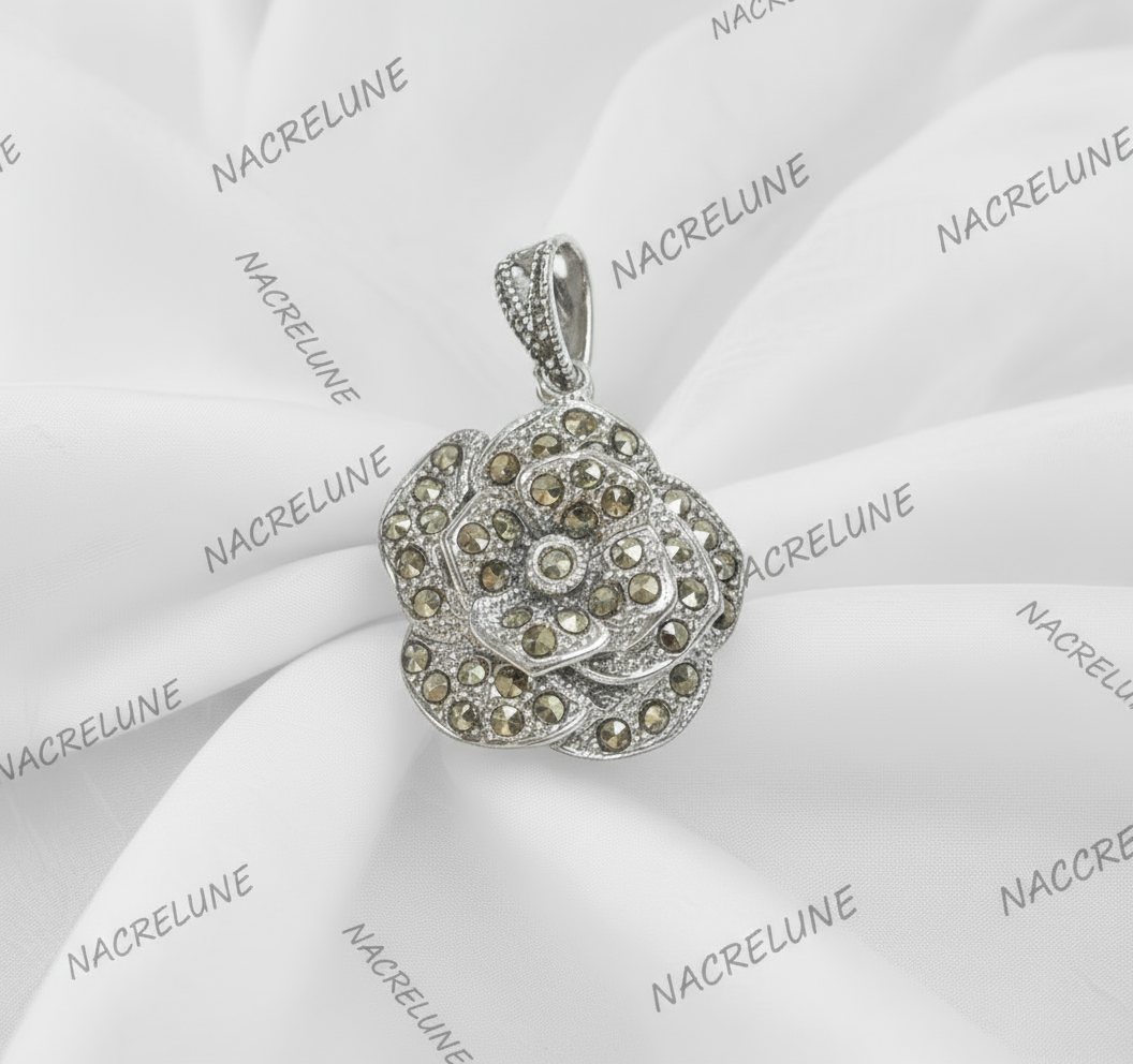 Pendentif en argent 925 et marcassites en forme de rose NACRELUNE pendentif