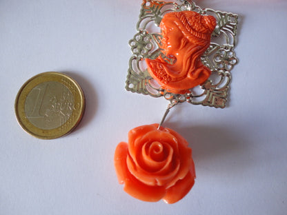 pendentif lady et rose en reproduction corail N373-41-46