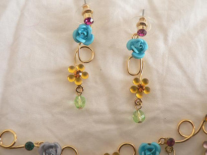 Small roses and rhinestones set P119