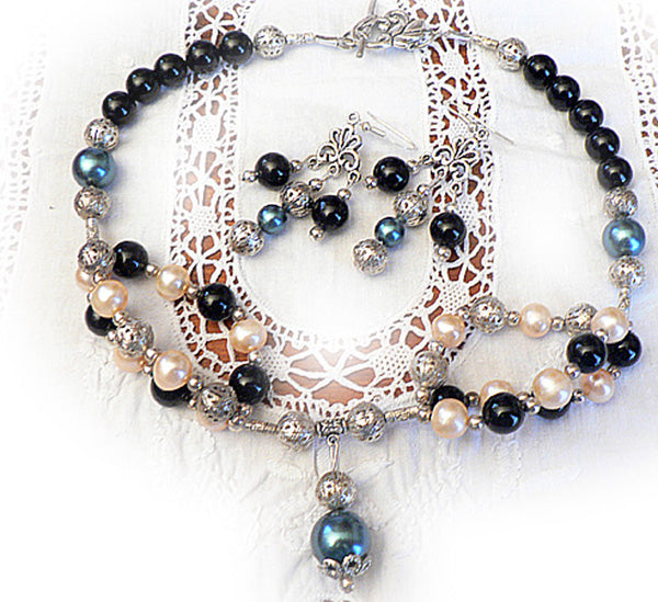 fancy adornment with mother-of-pearl beads P230