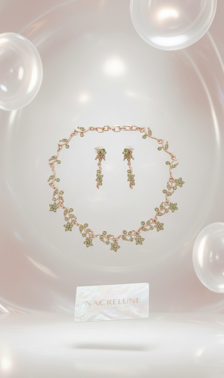 👑 Parure Vintage en Strass Vert Pâle | Collier et Boucles d'Oreilles | NACRELUNE nacrelune.com parure