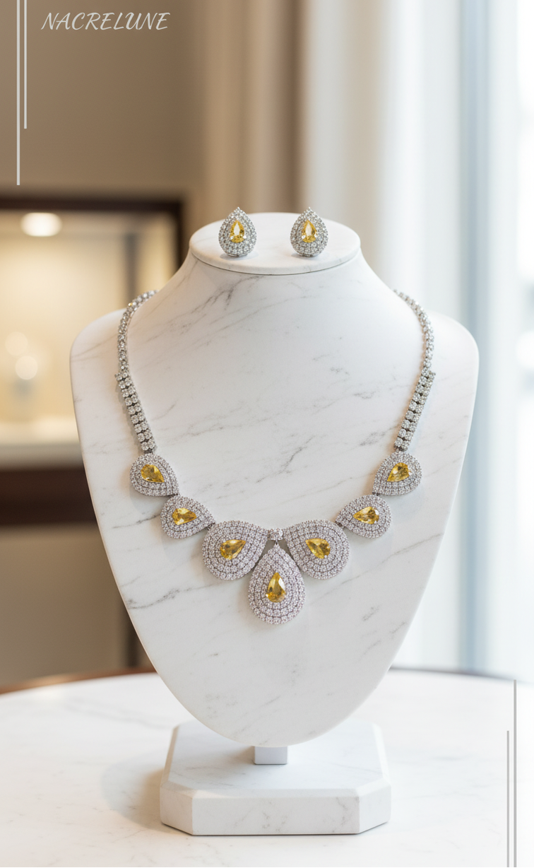 Parure en strass blancs et jaunes nacrelune.com parure