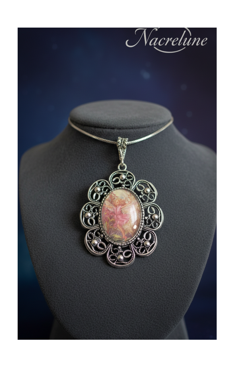 Grand pendentif camée représentant une fée des fleurs