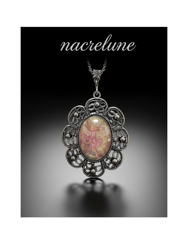 Grand pendentif camée représentant une fée des fleurs