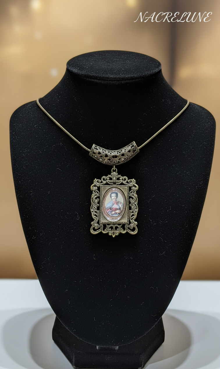 Petit pendentif camée style Versailles