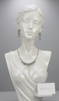 👑 Petite Parure Vintage en Strass Verts et Blancs | Collier, Boucles d'Oreilles & Bracelet | NACRELUNE nacrelune.com parure