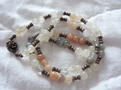 Small polished moonstone set in gradient colors SE88