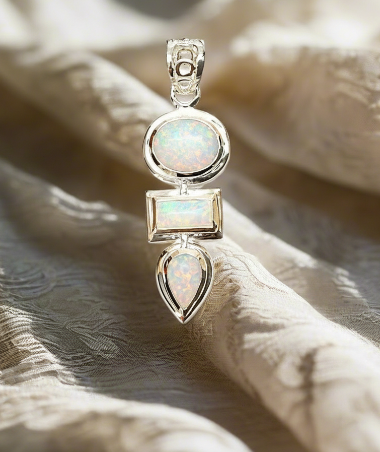 Pendentif en argent avec opale de synthèse NACRELUNE pendentif